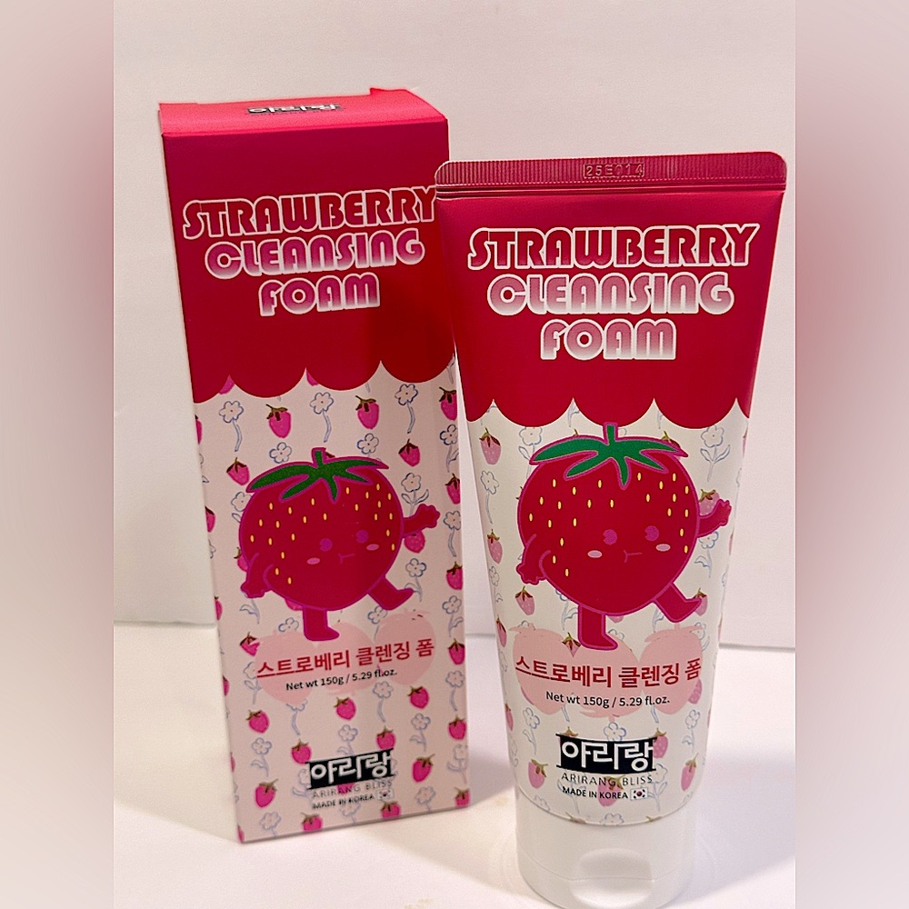 ARIRANG BLISS Strawberry Cleansing Foam - 5.29fl oz.